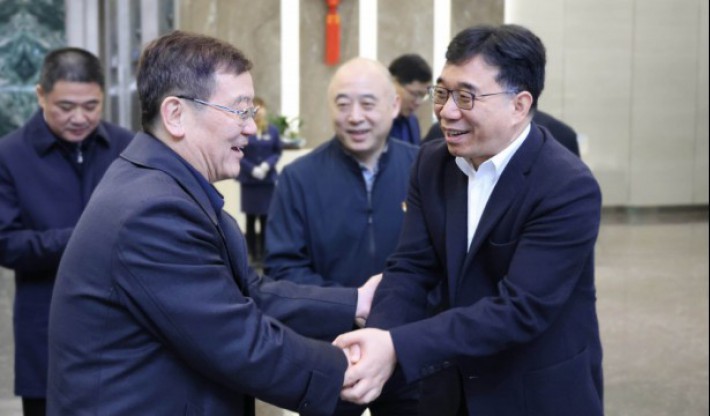 中央统战部副部长，，，，，全国工商联党组书记、常务副主席徐乐江