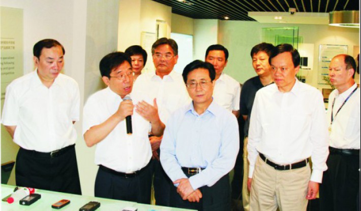 曾任中央书记处书记赵洪祝（时任浙江省委书记）；；；；；；；中央政治局委员黄坤明（时任杭州市委书记）